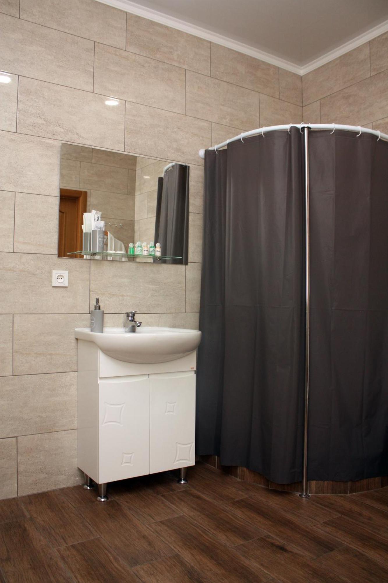 Centralny Hotel Кривой Рог Екстериор снимка