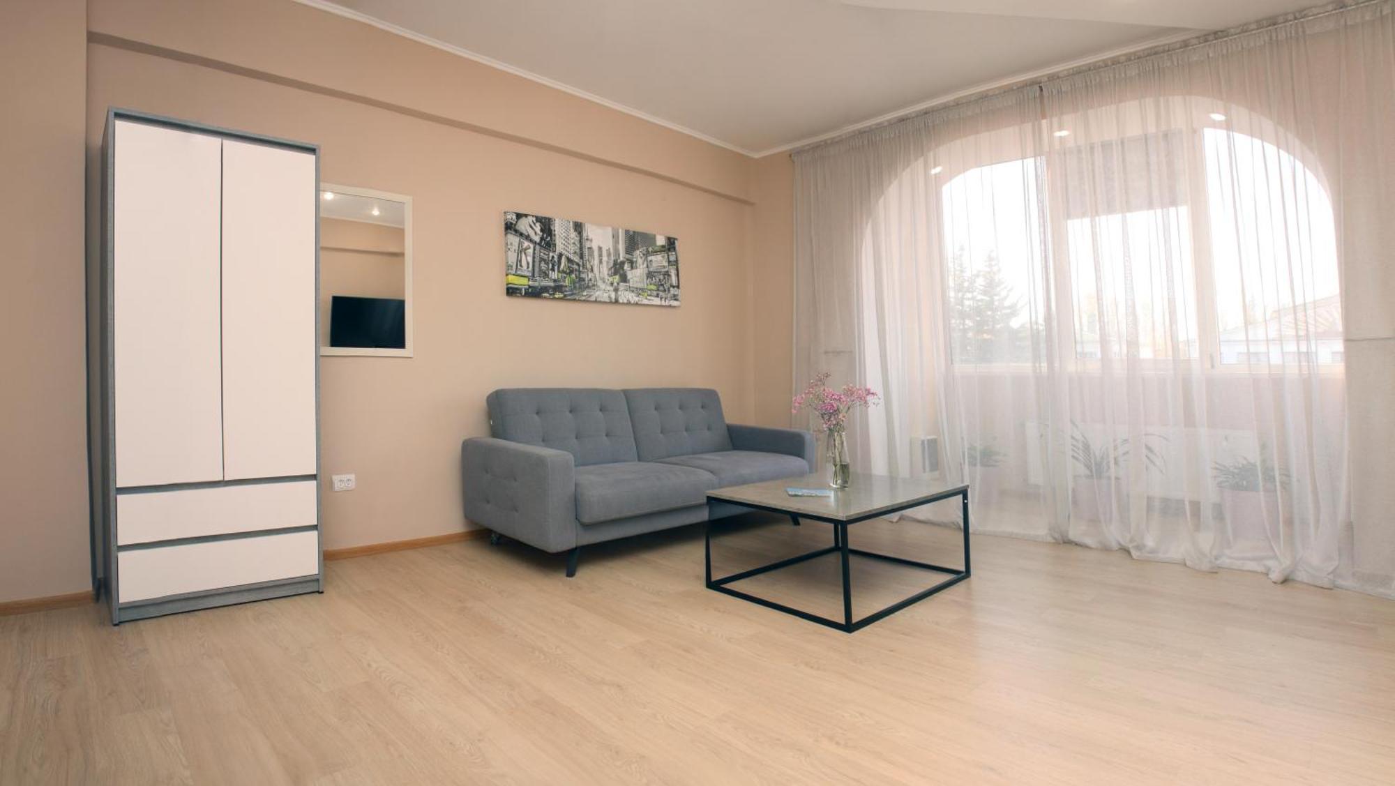 Centralny Hotel Кривой Рог Екстериор снимка